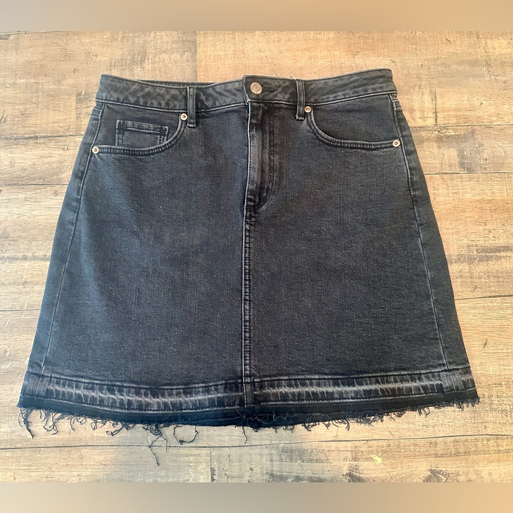Loft black denim miniskirt. Size 6 petite. Never worn. New without tags.